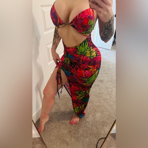Sexy Resort Dress ☀️🌸🌺 - Picture 4 of 4